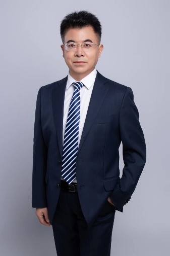 崔军老师形象照