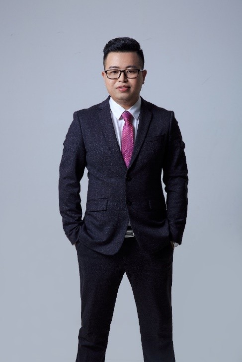 刘建平老师形象照