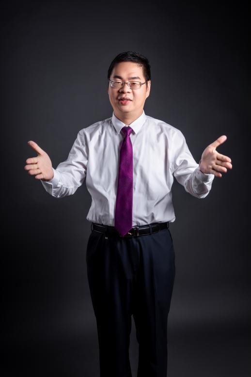 刘凌峰老师形象照