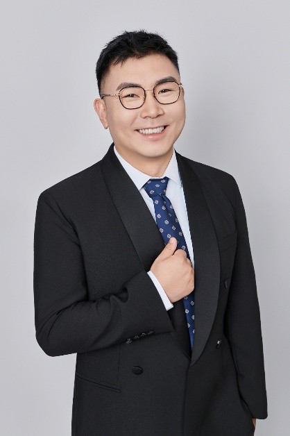 彭晓丹老师形象照