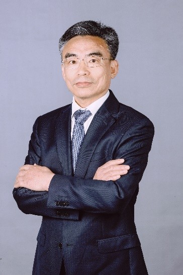 盛耀东老师形象照