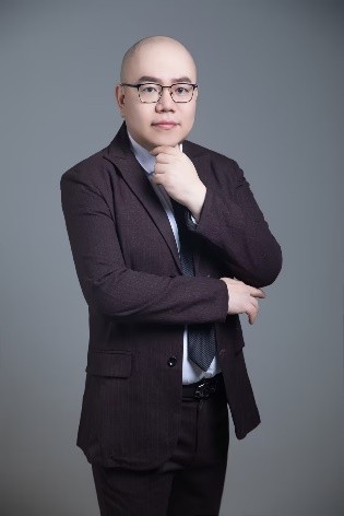 王鲁老师形象照