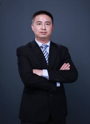 王小伟老师形象照