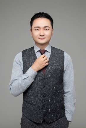 张凯老师形象照