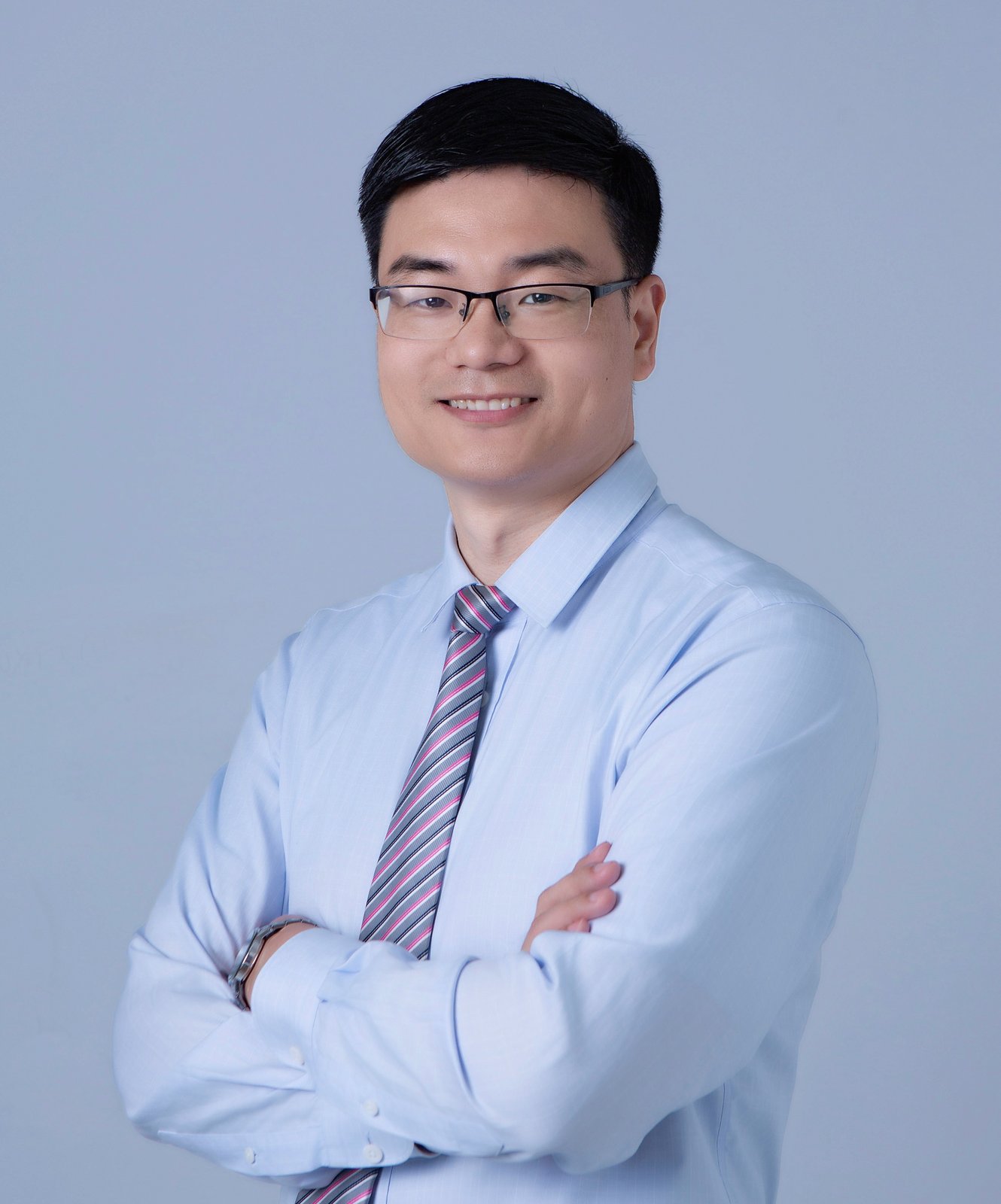 张尚老师形象照