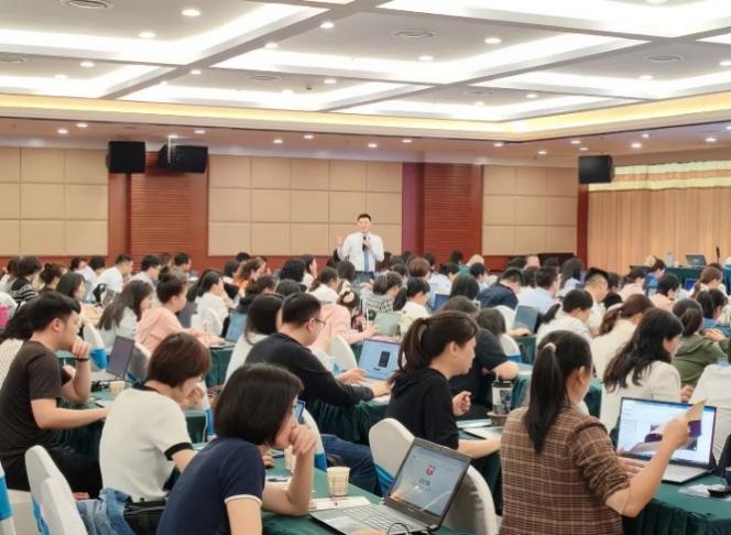 戴国强授课-某银行《让工作效率爆炸式提升——AI工具在银行中的应用》
