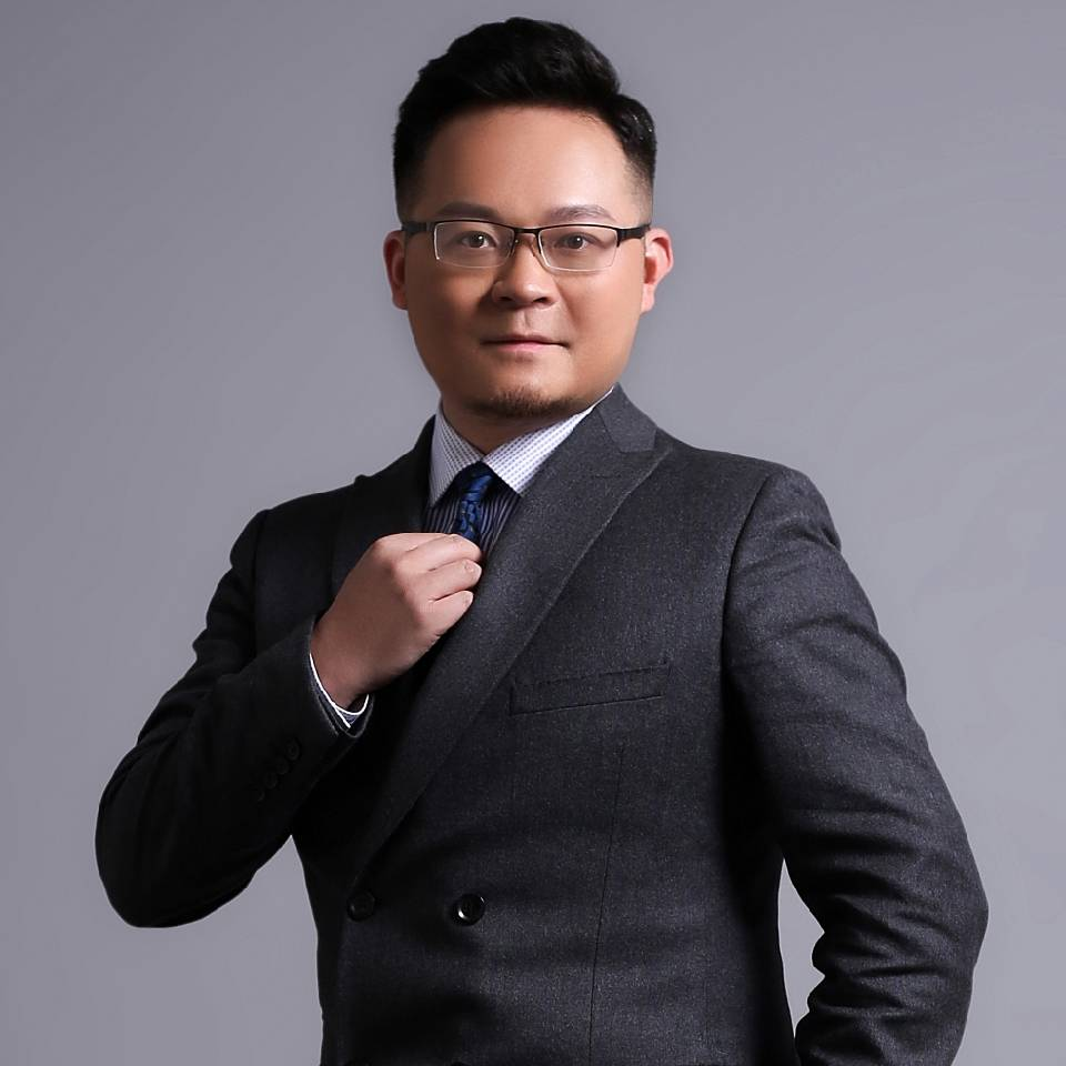张帆老师形象照