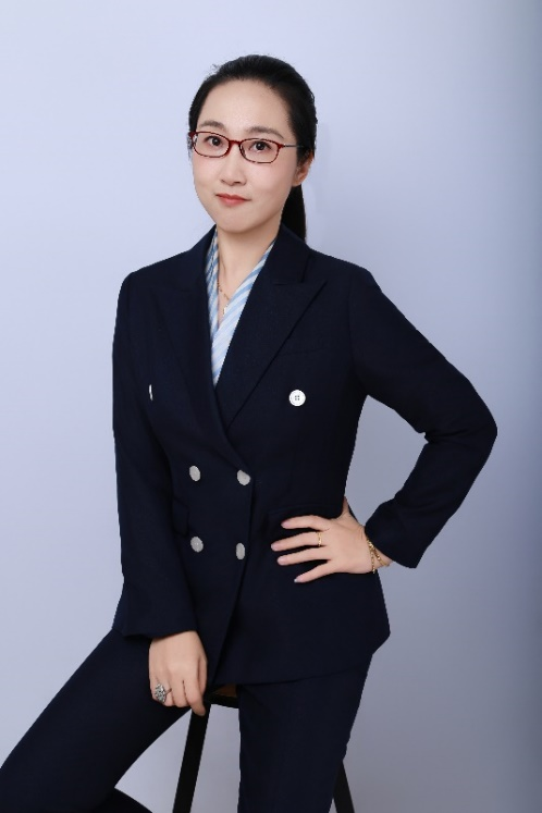 张洪老师形象照